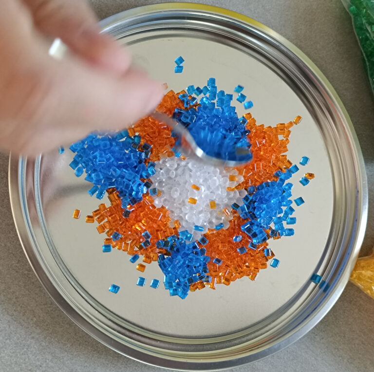 PSYWORK Schwarzlicht Acrylglas Granulat - 10x100g, Fluoreszierend Für UV-Partys & DIY